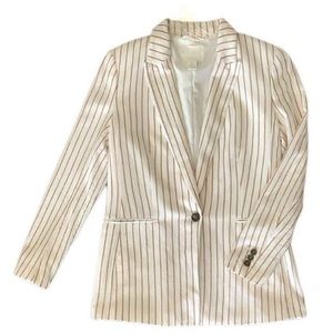 NWT! H&M women’s white & gold pinstriped blazer.